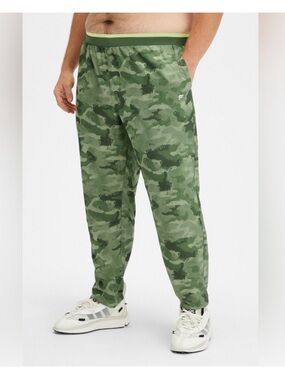 Fabletics Men’s Camo Active Pants – Olive Green Performance Joggers